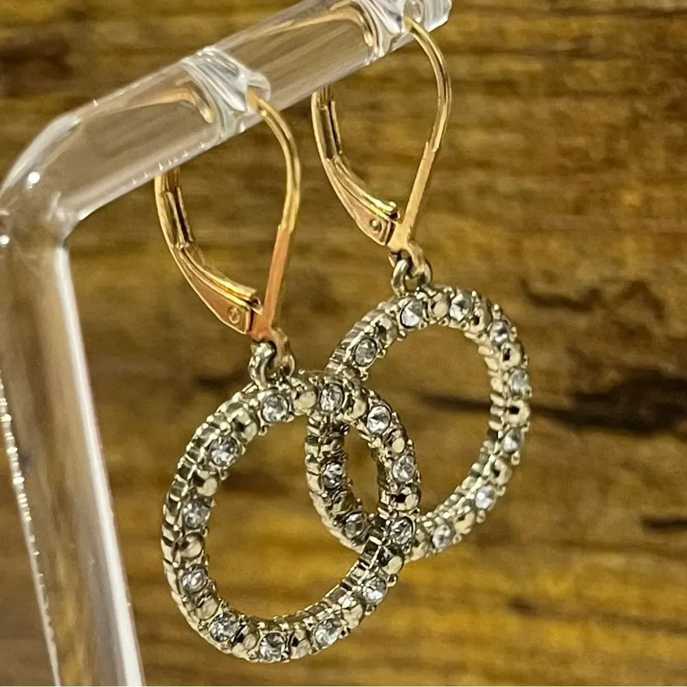 Stunning Dangling Earrings - Picture 2 of 8